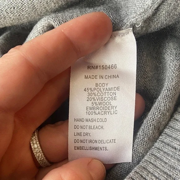 Market & Spruce Gray and Cream Women's Sweater - Picture 6 of 6